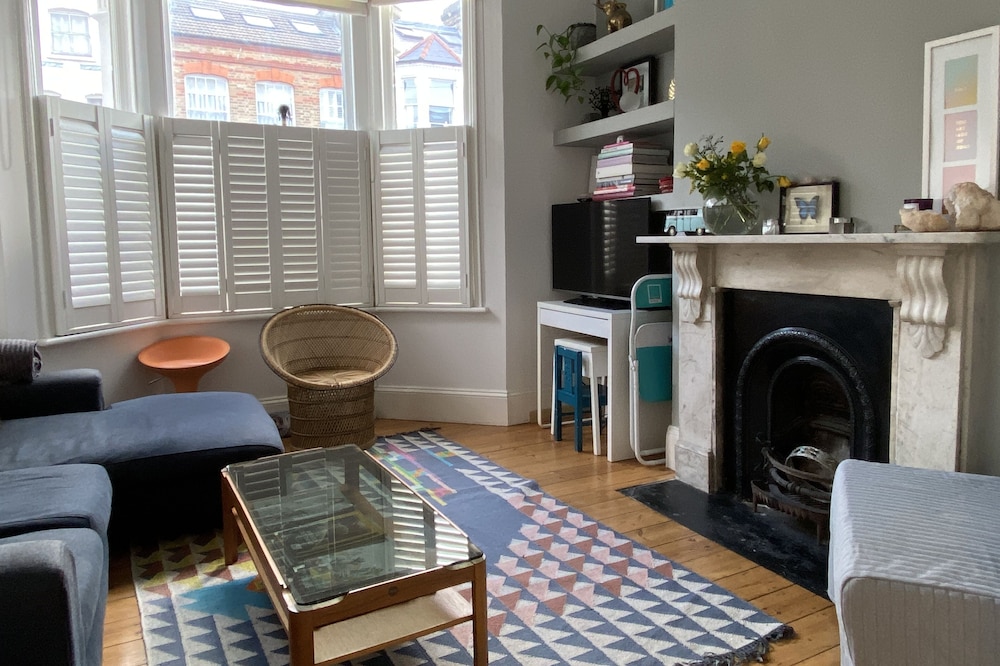 Cute One Bedroom Garden Flat in Putney