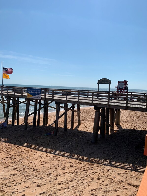 In Strandnähe, Liegestühle, Strandtücher