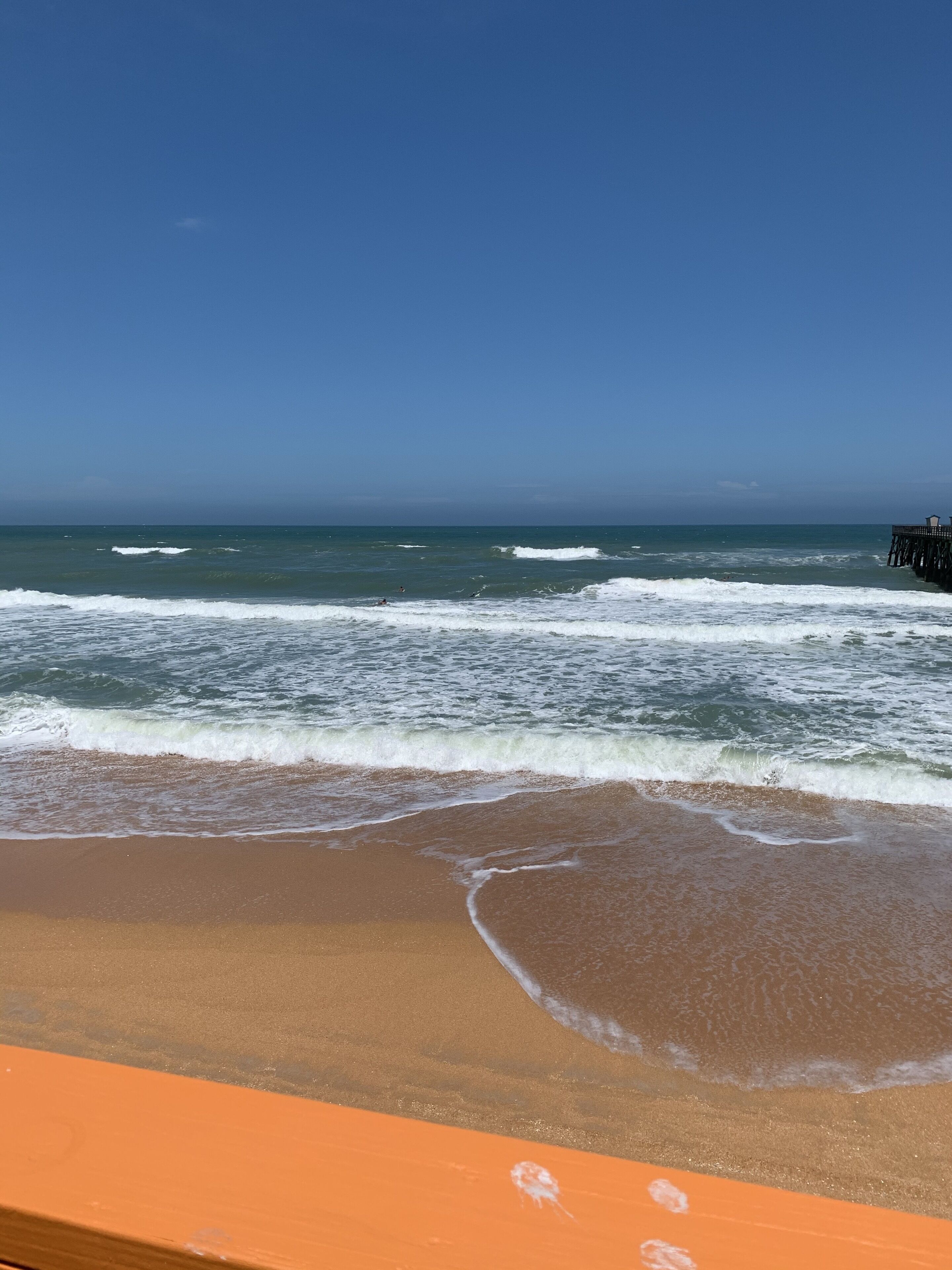 Beach nearby, sun loungers, beach towels