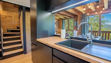 Réfrigérateur, micro-ondes, four, lave-vaisselle