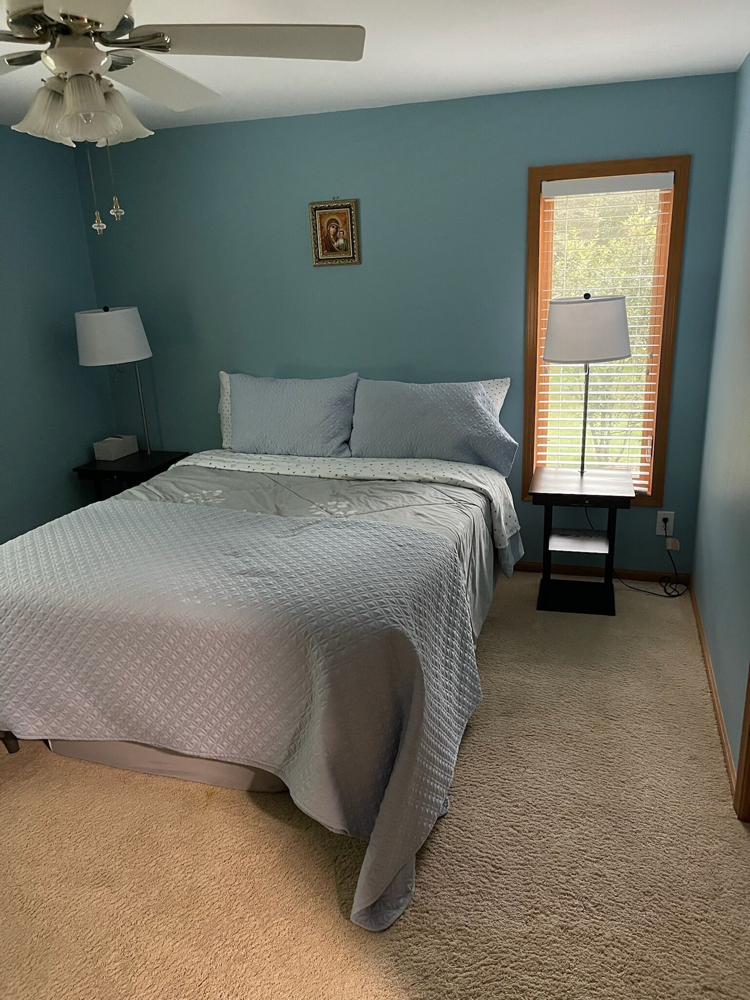 PEACEFUL GATAWAY NEAR CASTLE ROCK LAKE