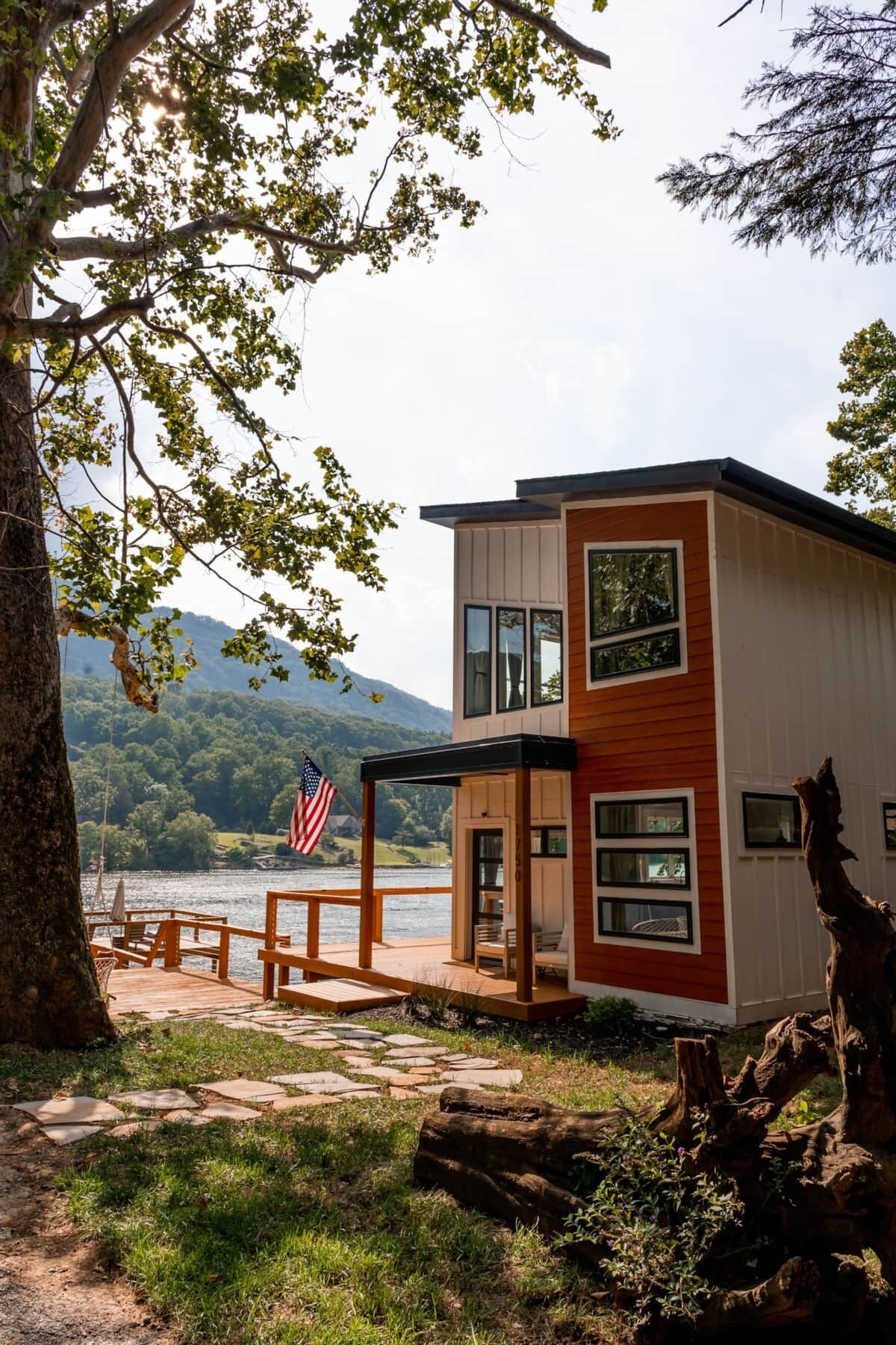 Casa Blanca on the Tennessee River Gorge Chattanooga