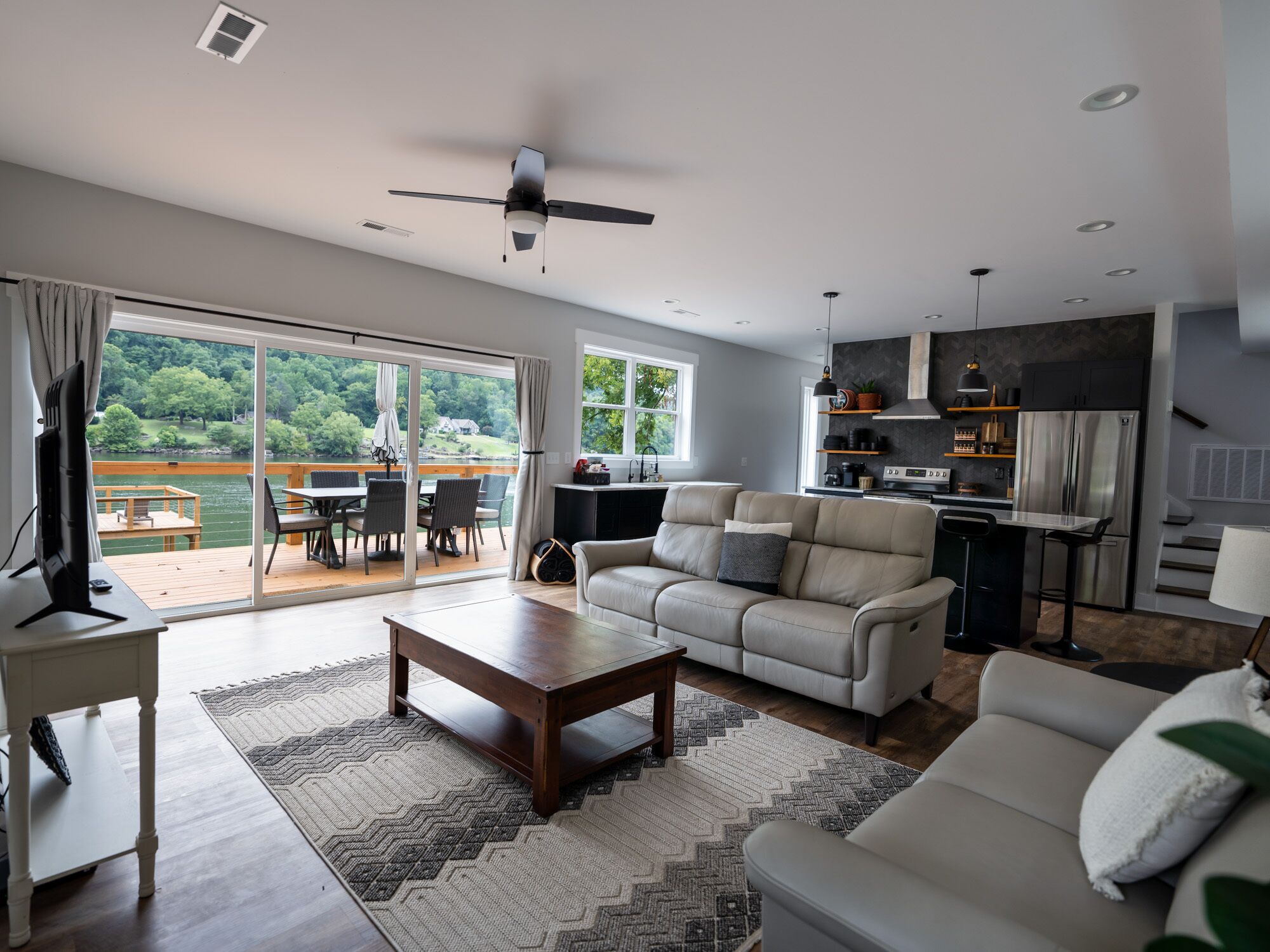 Casa Blanca on the Tennessee River Gorge Chattanooga