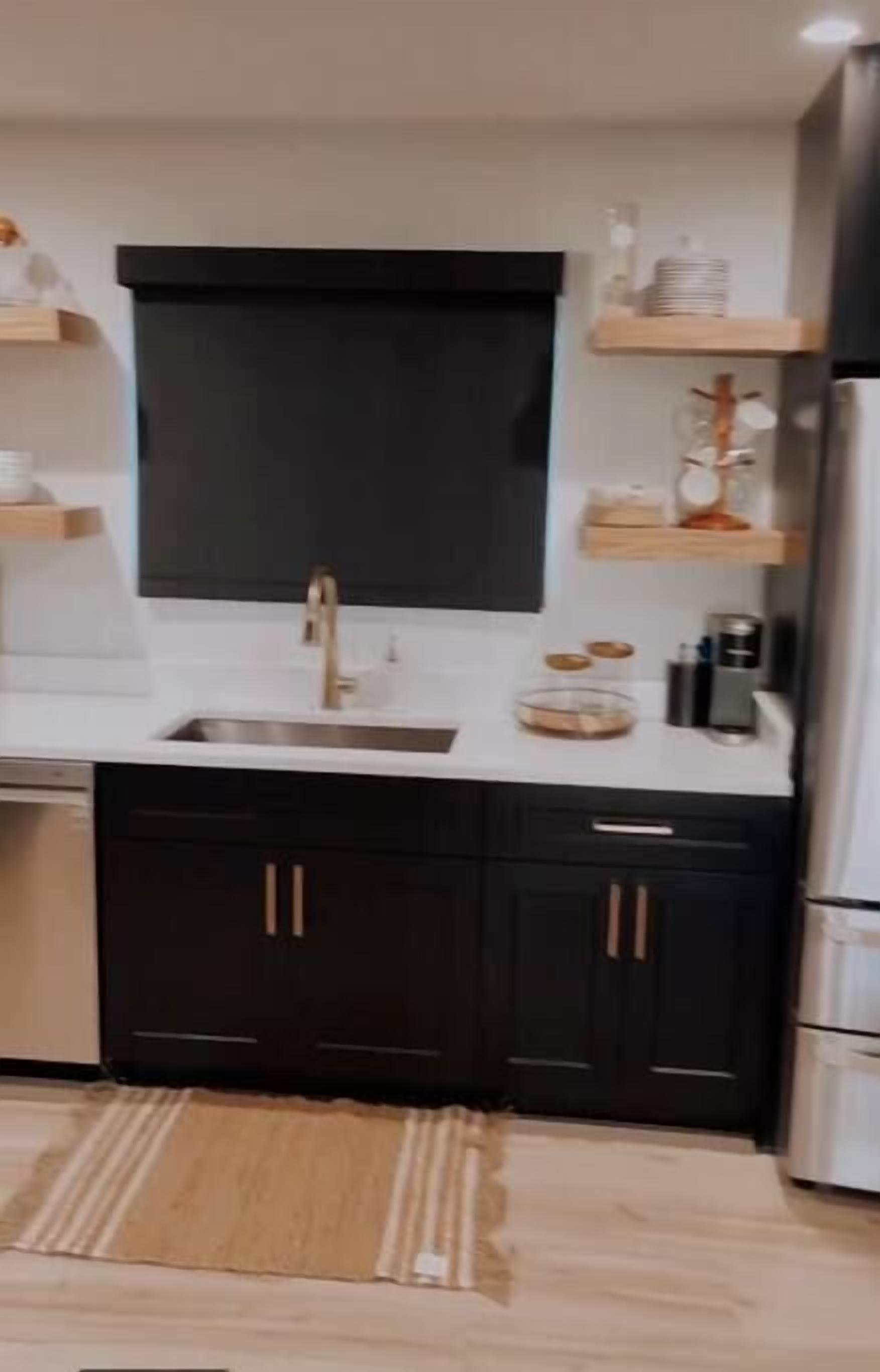 Lone Star Cabin _ Hilltop Views/Hot Tub/King Beds