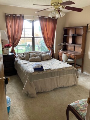 1 Schlafzimmer, Schreibtisch, Bügeleisen/Bügelbrett, kostenloses WLAN