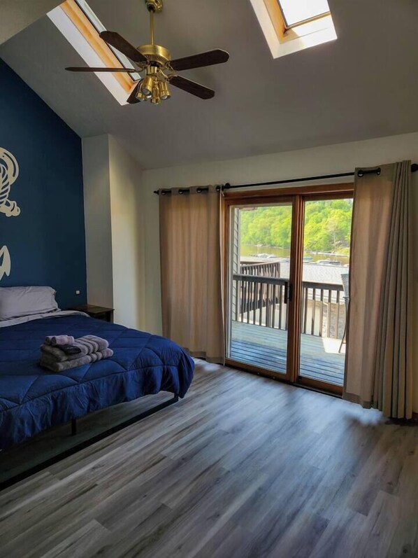 4 chambres, lit de bébé portatif, Wi-Fi, literie fournie