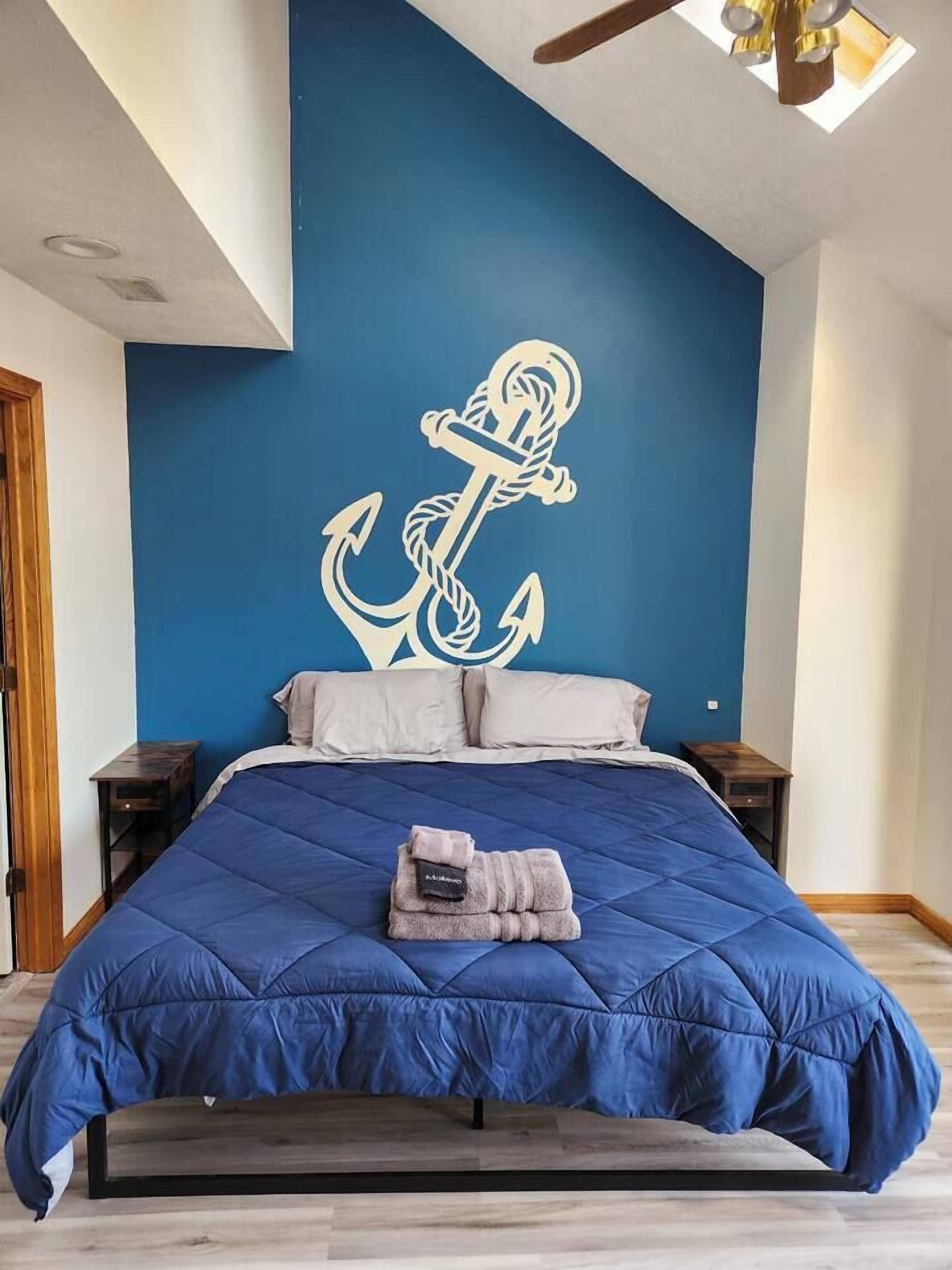 4 bedrooms, travel crib, WiFi, bed sheets