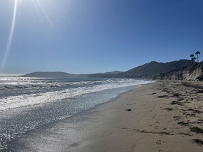 Una spiaggia nelle vicinanze