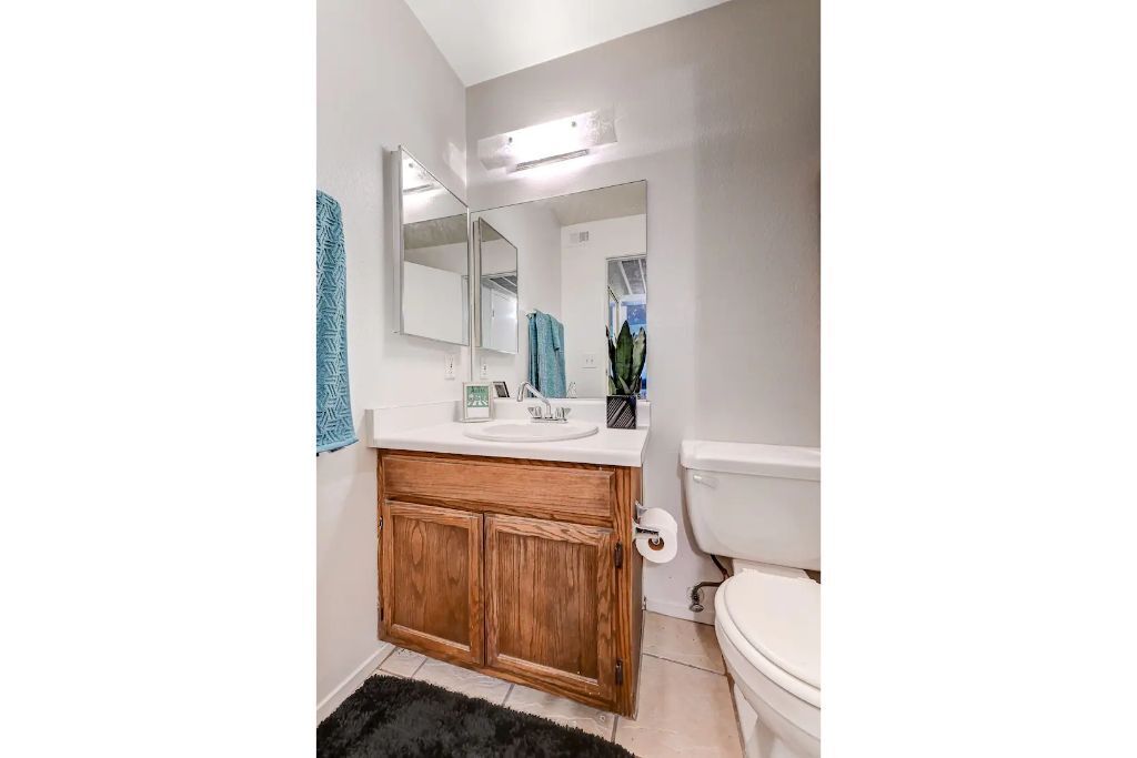 Alien themed 1BR by strip and convention center