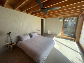 3 makuuhuonetta, silitysrauta/-lauta, ilmainen Wi-Fi, vuodevaatteet