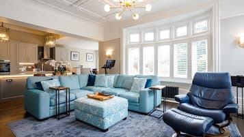 TV, fireplace, books, stereo