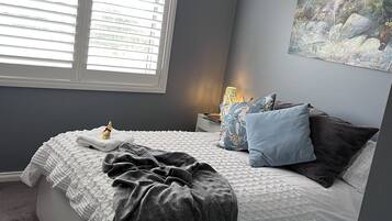 4 Schlafzimmer, BĂŒgeleisen/BĂŒgelbrett, WLAN, BettwĂ€sche