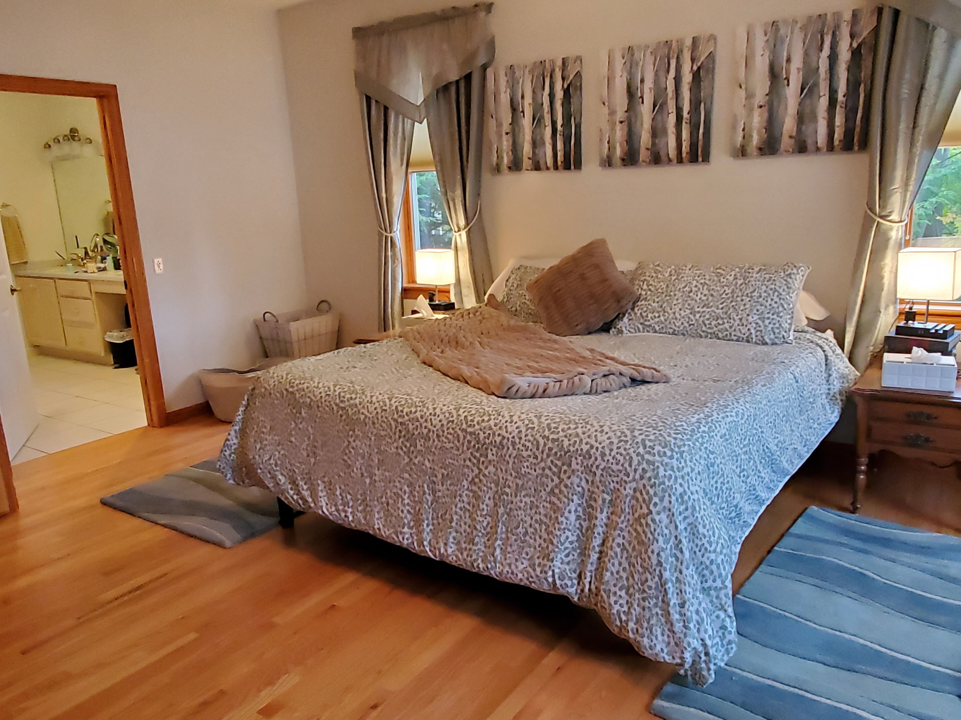 Dreamy Nest: Spacious house on Lake George - perfect for both rest & adventure!