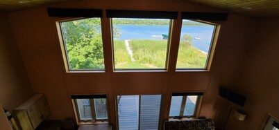 Beautiful Lakeside Grand Cabin