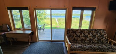 Beautiful Lakeside Grand Cabin