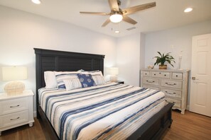 4 soverom, strykejern/-brett, reiseseng for barn og wi-fi (inkludert)