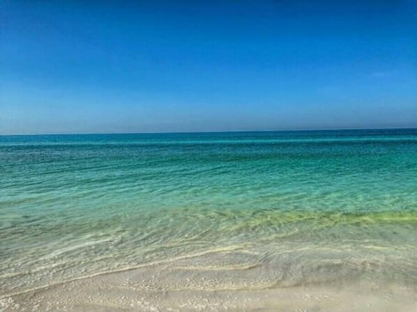 Solsenger og strandhåndklær
