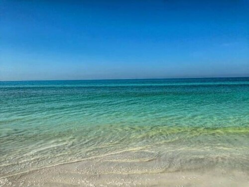 10 mins to AMI/IMG - 4/Bd Pool Home