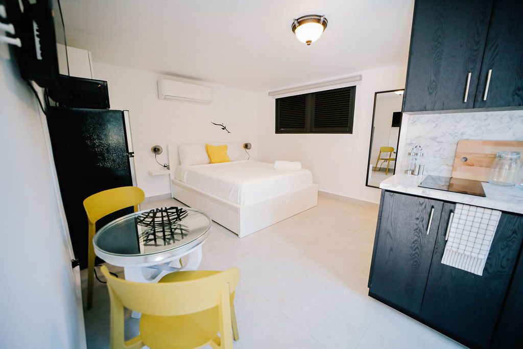 1 sovrum, skrivbord, strykjärn/strykbräda och gratis wi-fi