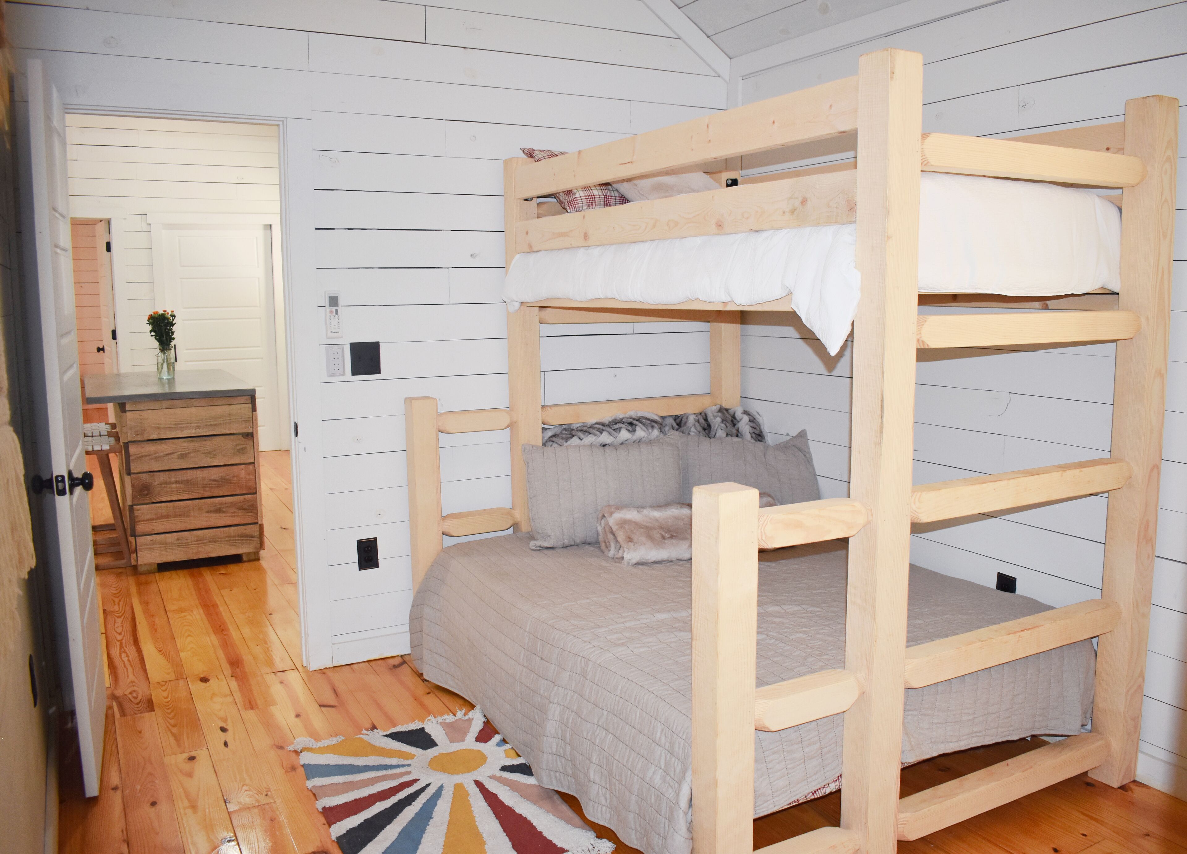 Station 91 | Cabin Near Helen | SAUNA & CEDAR TUB