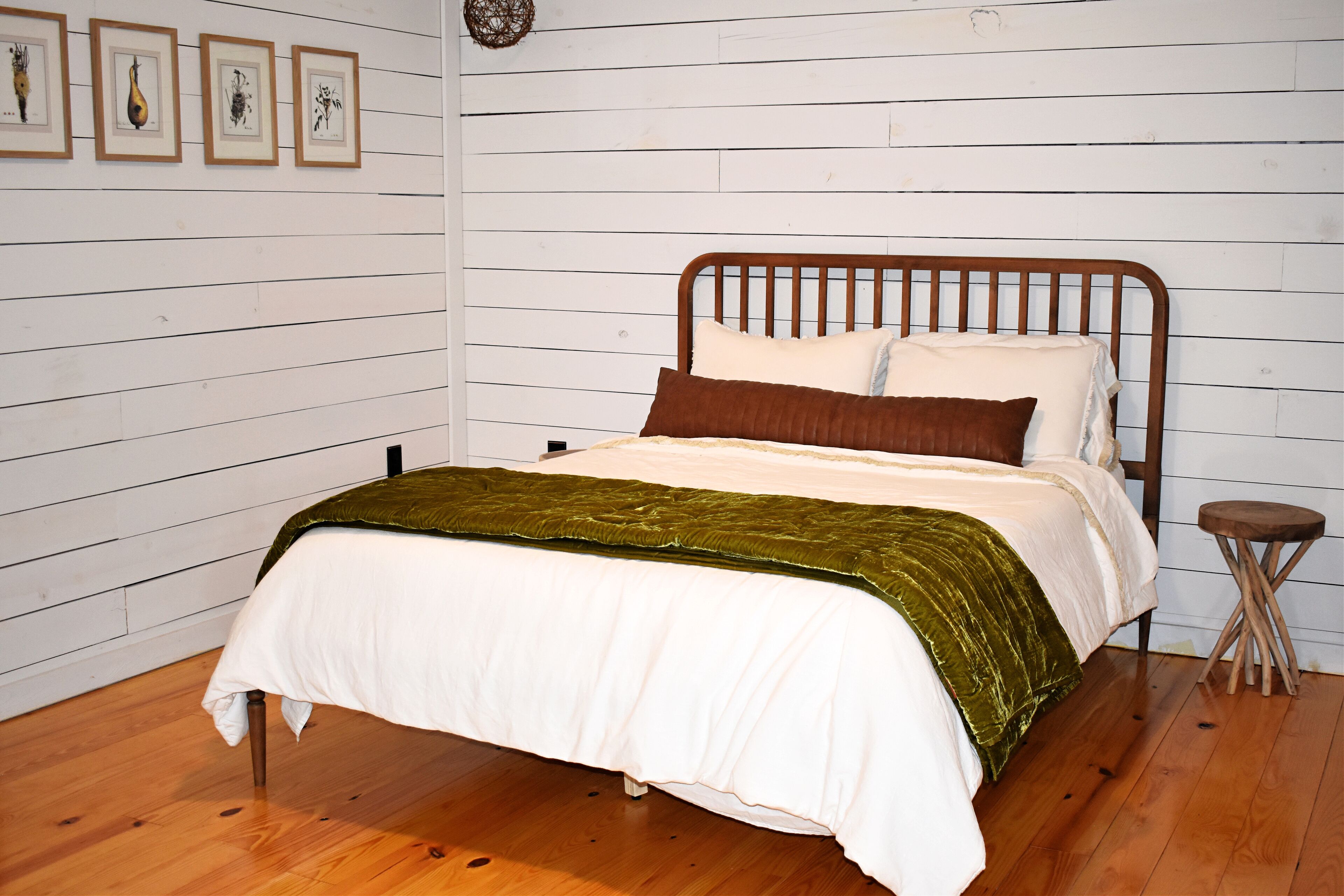 Station 91 | Cabin Near Helen | SAUNA & CEDAR TUB