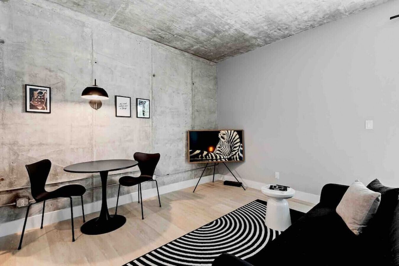 Pretty Rola #201 Luxury 1/1 with King Bed at Downtown Ft. Lauderdale Area!