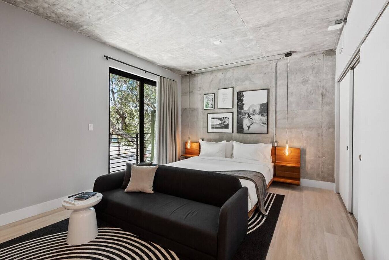 Pretty Rola #201 Luxury 1/1 with King Bed at Downtown Ft. Lauderdale Area!