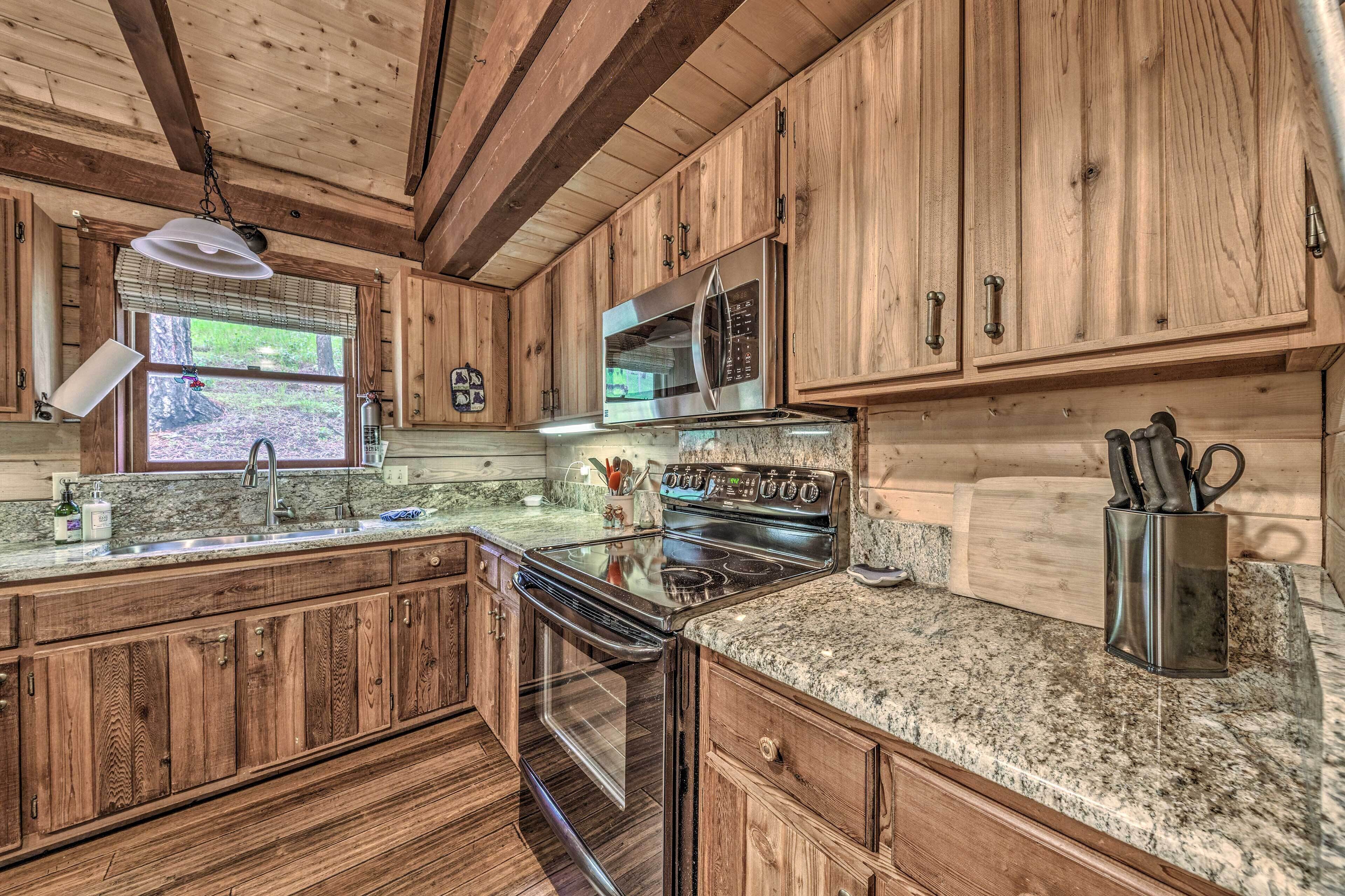 Tree-Lined 'Polly's Perch' w/ Mountain Views!