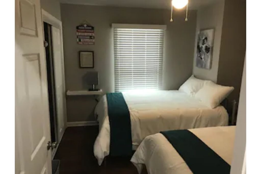 Double Diamond Duplexes- Center of Hot Springs, AR 9A (3 Other Units Listed)