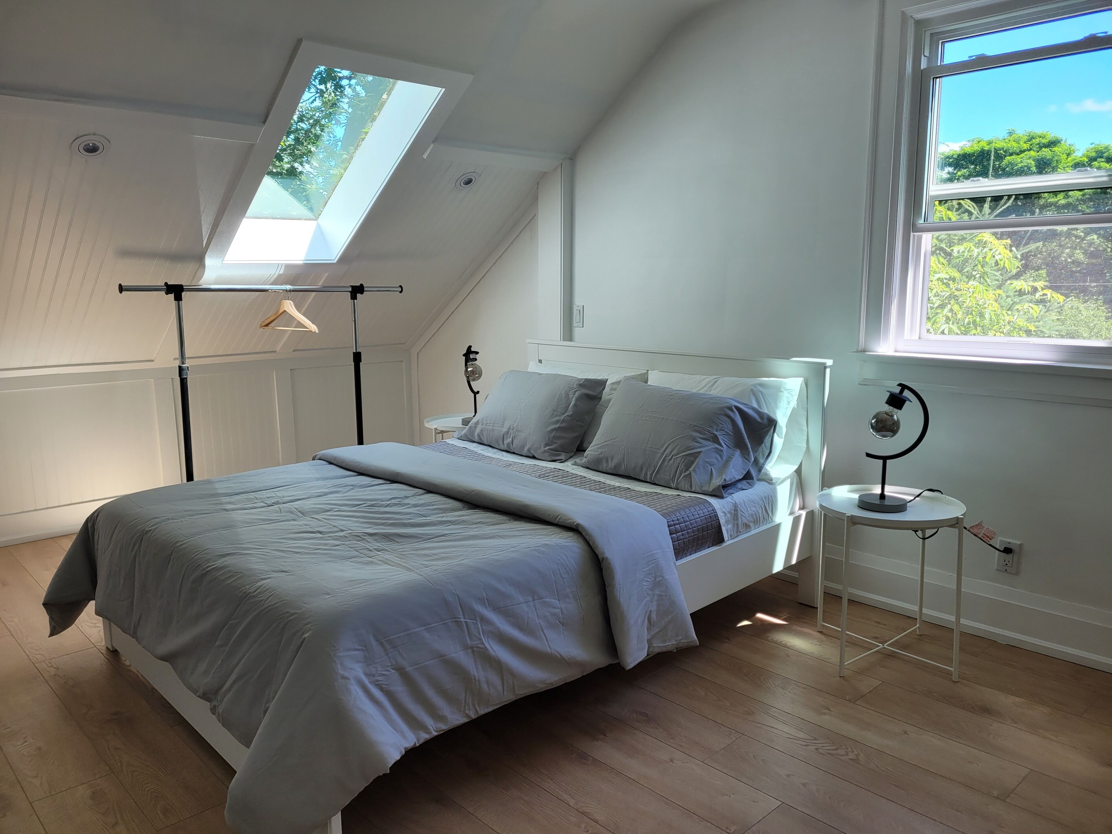 Peaceful and Family-Friendly Downtown Lake House with Private Docks