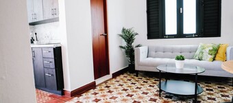 Colonial Apartment w/Generator, Near El Choliseo