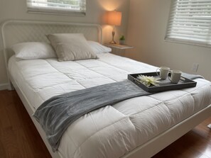 3 bedrooms, desk, iron/ironing board, free WiFi