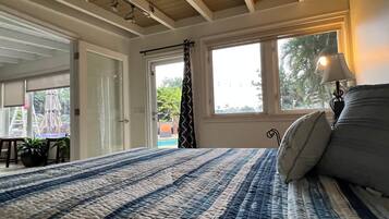 6 bedrooms, desk, iron/ironing board, free WiFi