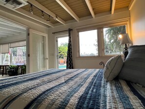 6 bedrooms, desk, iron/ironing board, free WiFi