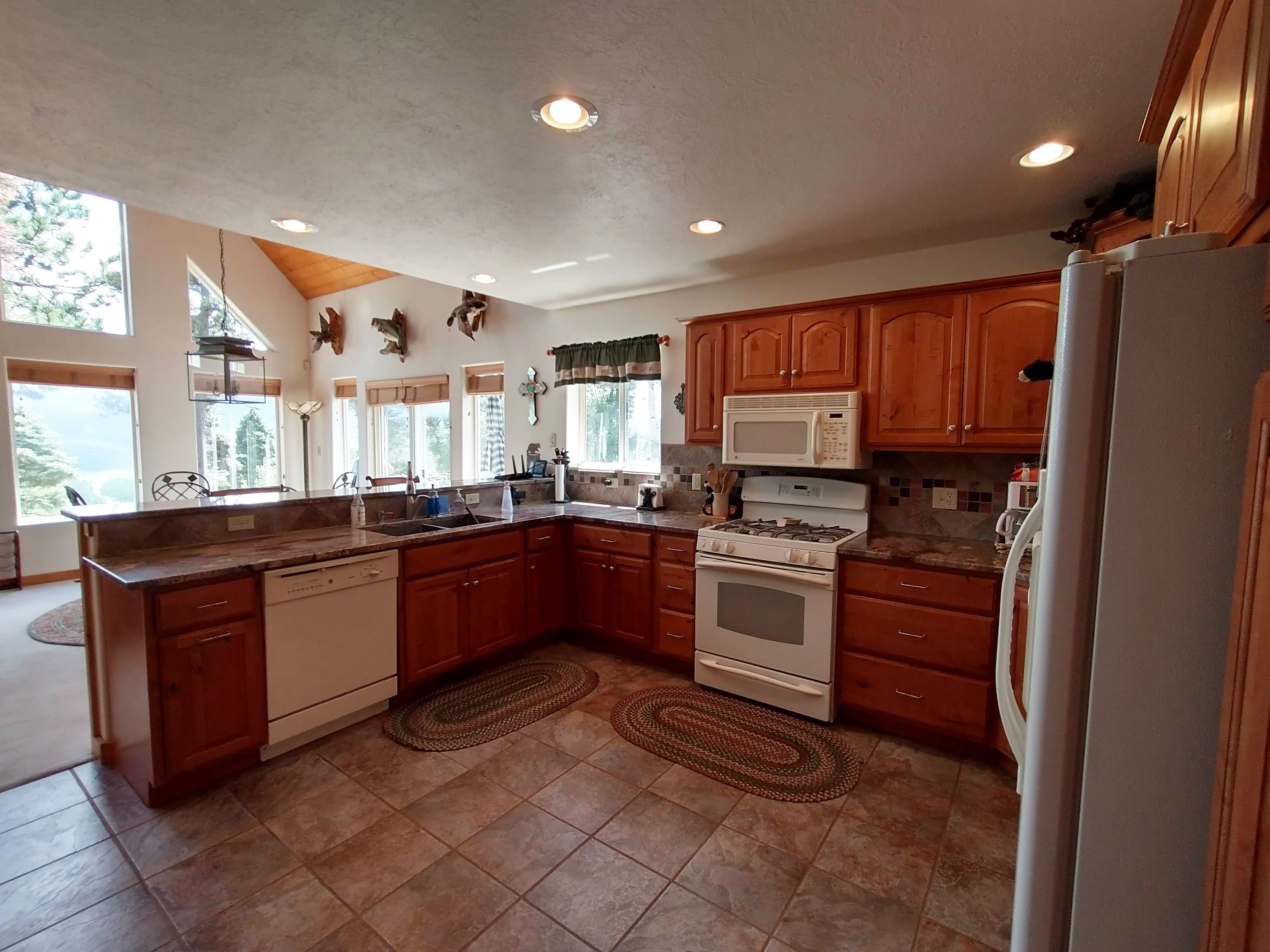 Cozy Mountain Chalet with Incredible Views!