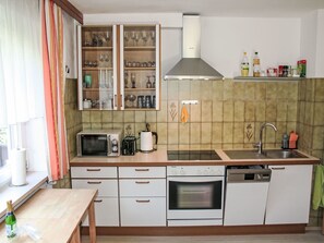 Mikrowelle, Ofen, Geschirrspüler