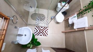 Dusche, Handtücher, Toilettenpapier