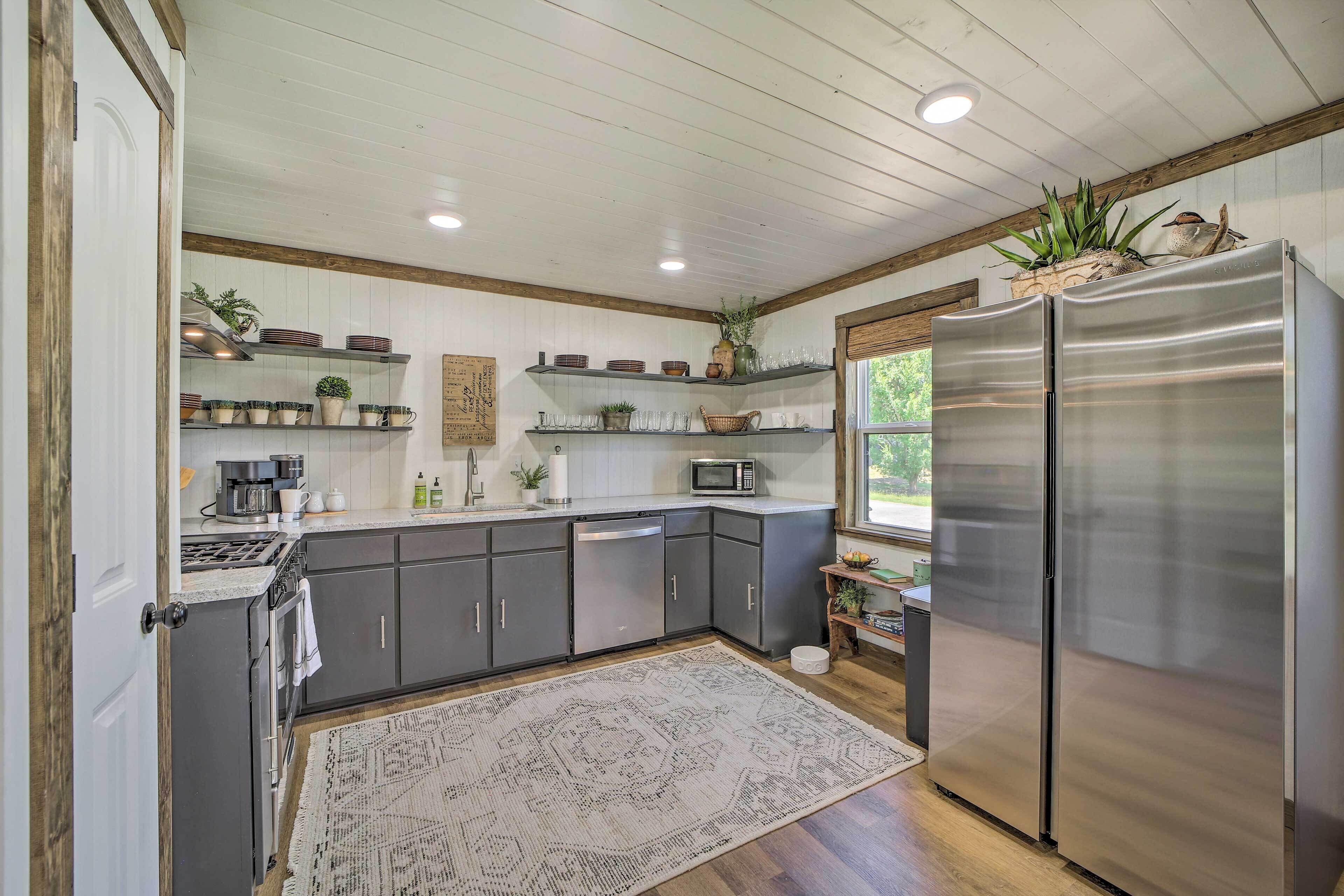 Eufaula Retreat w/ Lake Views: Walk to Marina