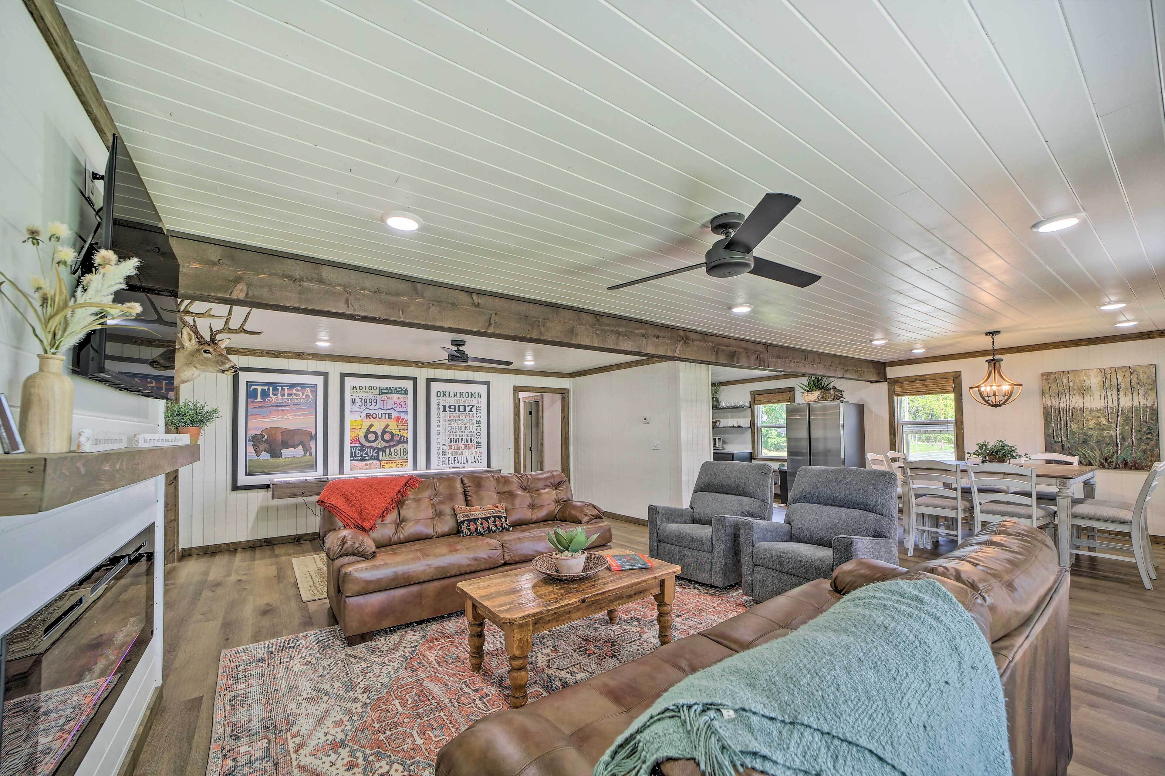 Eufaula Retreat w/ Lake Views: Walk to Marina