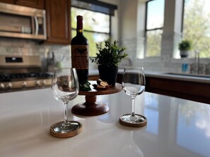 Fridge, microwave, oven, stovetop - Forest Home-Panoramic Pine Views/Arcade/Spa/Games (Prescott)