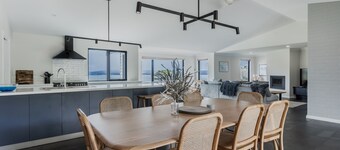 Vancouver's End by the BnB Collection