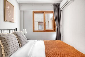 2 多间卧室、熨斗/熨衣板、WiFi、床单