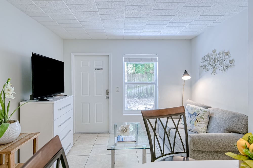 West Palm Beach Apartment