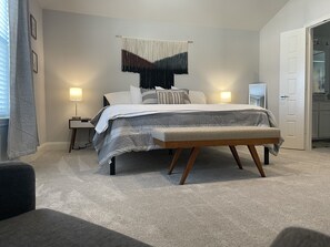 3 bedrooms, desk, free WiFi, bed sheets - Cheerful, Clean and Classy Townhome (Fort Worth)