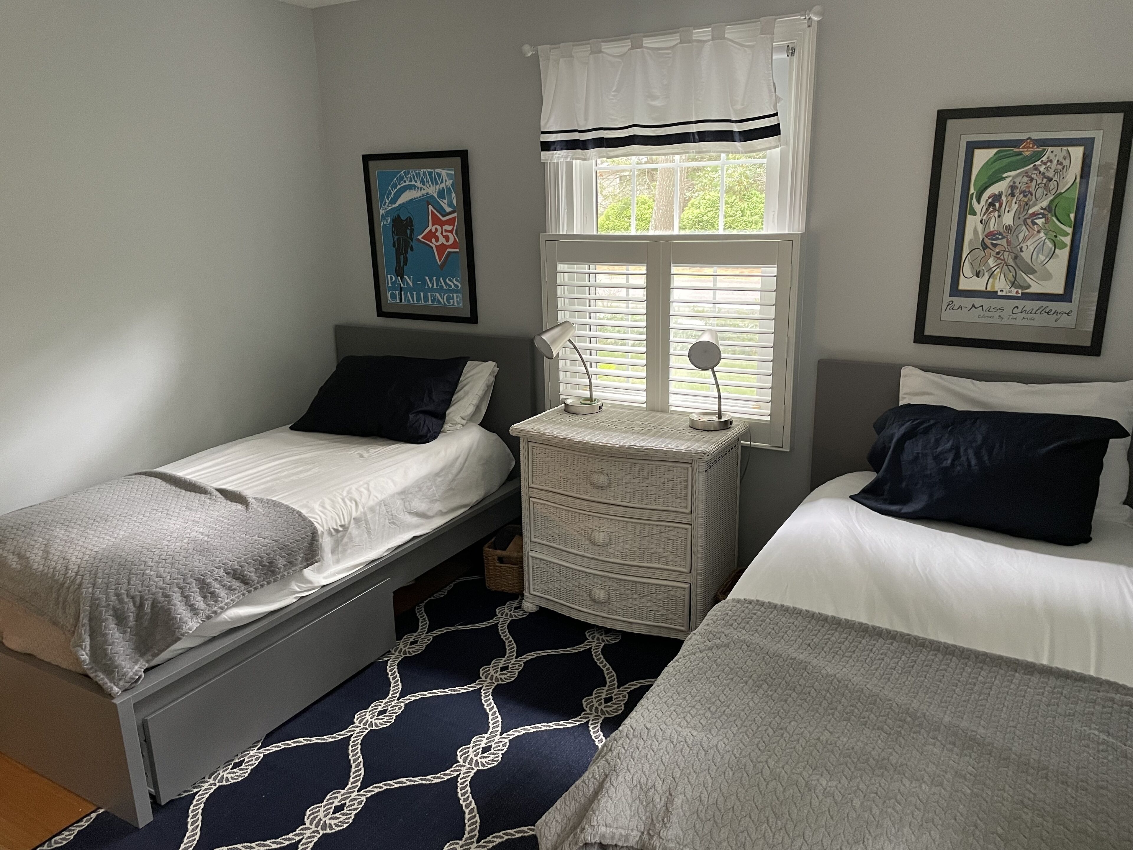 Bike path, Beaches and restaurants within 2 miles.  Private backyard and patio.