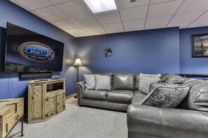 Flat-screen TV, fireplace, video games - River Retreat | Ellijay, GA (Ellijay)