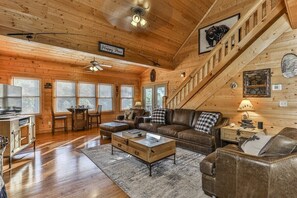 Flat-screen TV, fireplace, video games - River Retreat | Ellijay, GA (Ellijay)