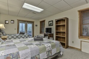 3 bedrooms, iron/ironing board, WiFi, bed sheets - River Retreat | Ellijay, GA (Ellijay)