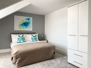 3 chambres, fer et planche à repasser, Wi-Fi, literie fournie