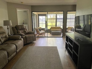Smart TV - Newly Furnished & Remodeled Gulf Coast condo close to shopping beaches & airport (Fort Myers)
